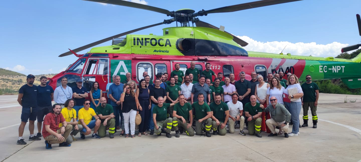 Bomberos forestales de la BRICA en Granada