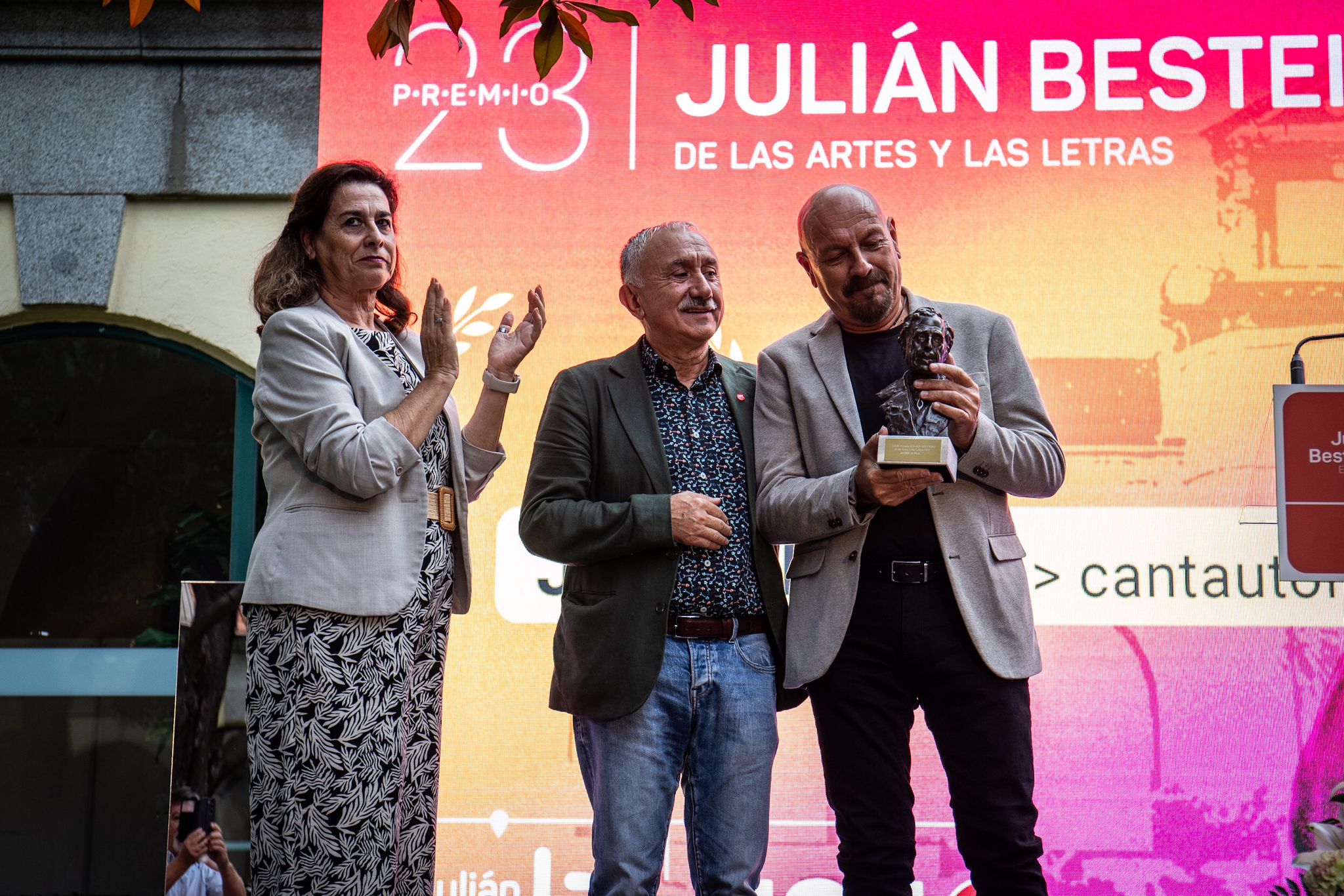 Isabel Navarro, Javier Ruibal y Pepe Álvarez. 