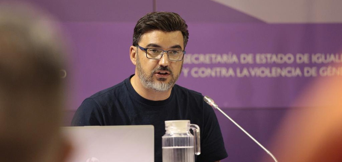 Toño Abad presentación II Edición Estudio personas LGTBI en el Empleo