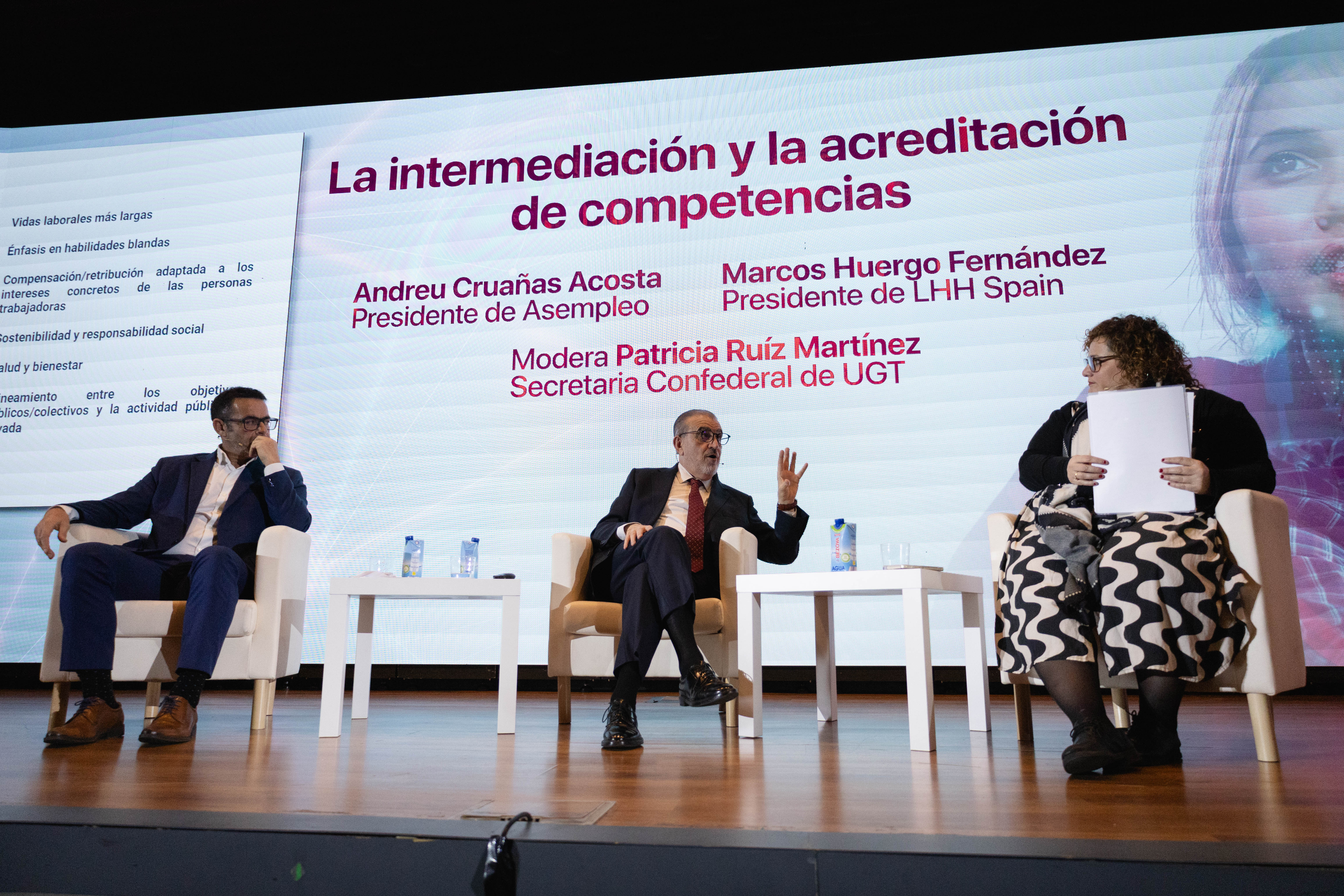 Andreu Cruañas, presidente de Asempleo, participa en la mesa