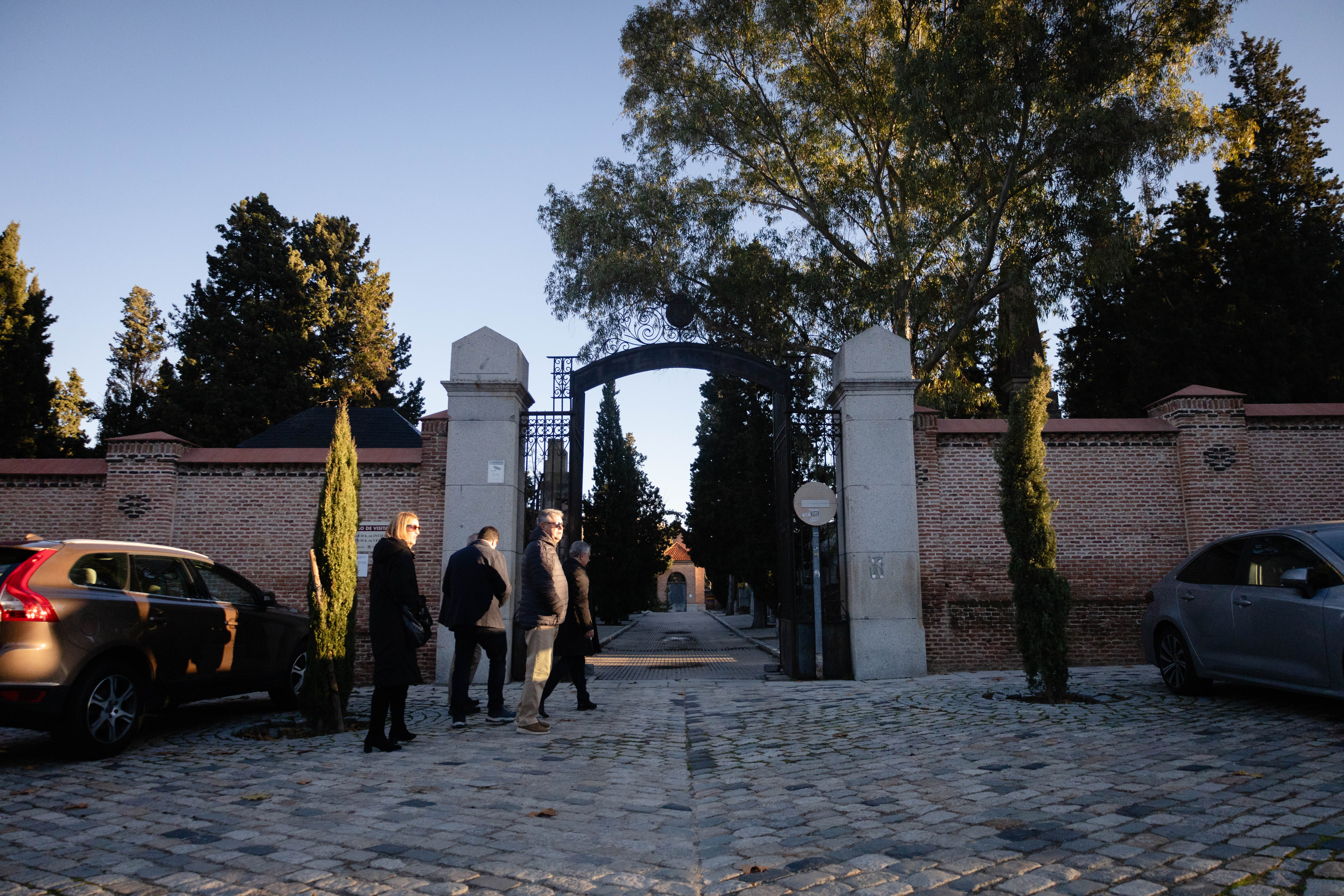 Ofrenda floral en el Cementerio Civil de Madrid a Nicolás Redondo