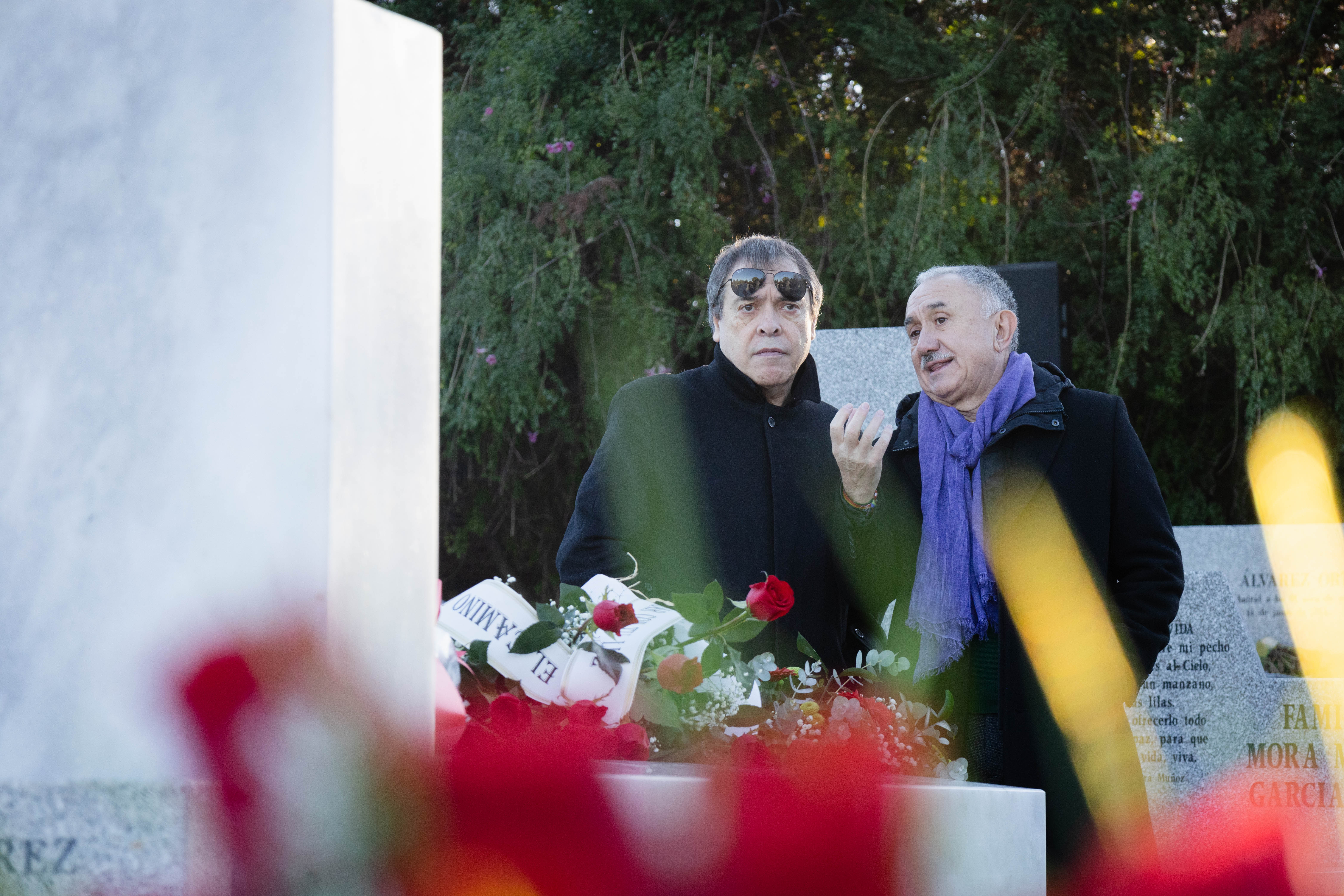 Pepe Álvarez junto a Mariano Hoya, secretario general de UGT FICA