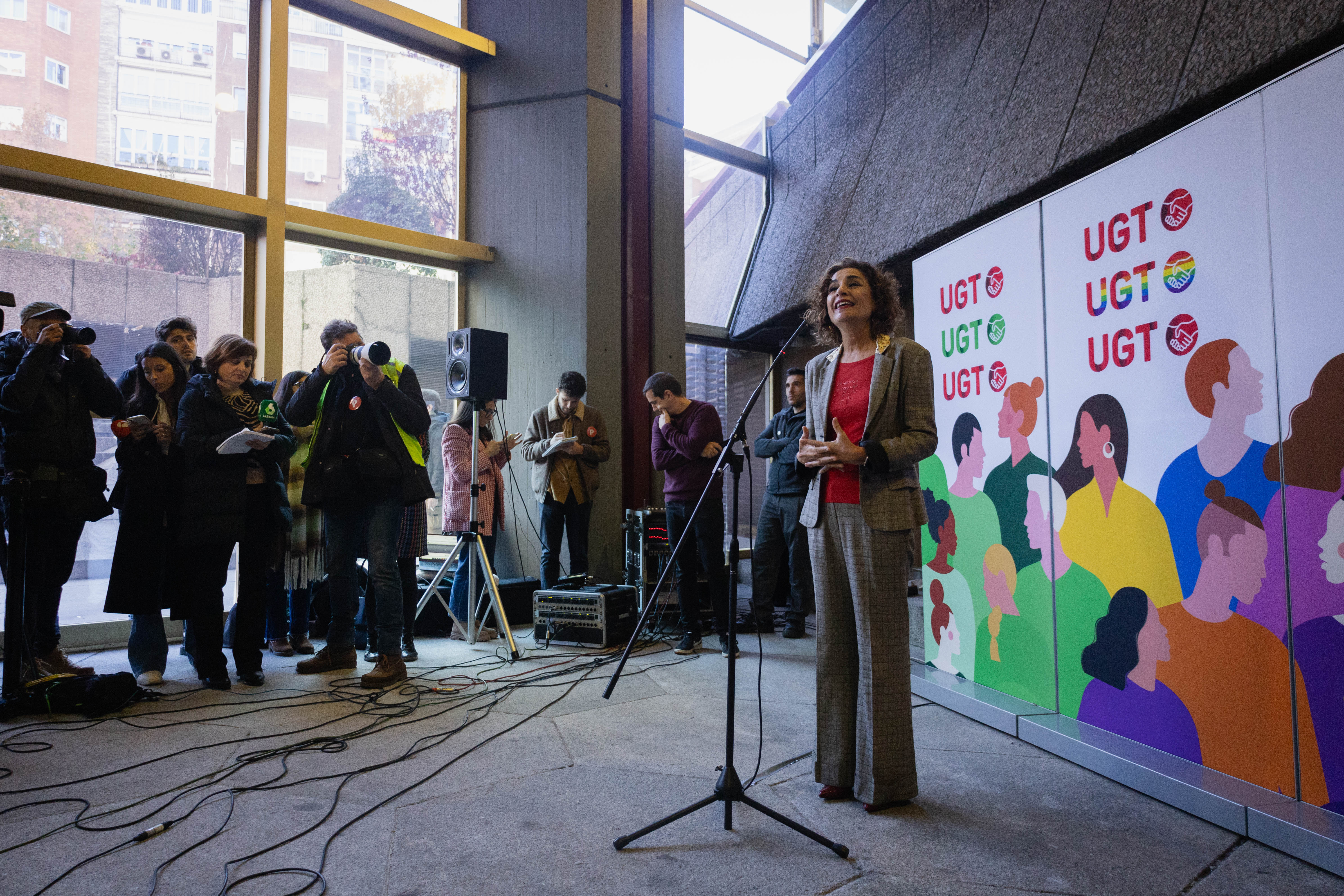 La ministra en la rueda de prensa