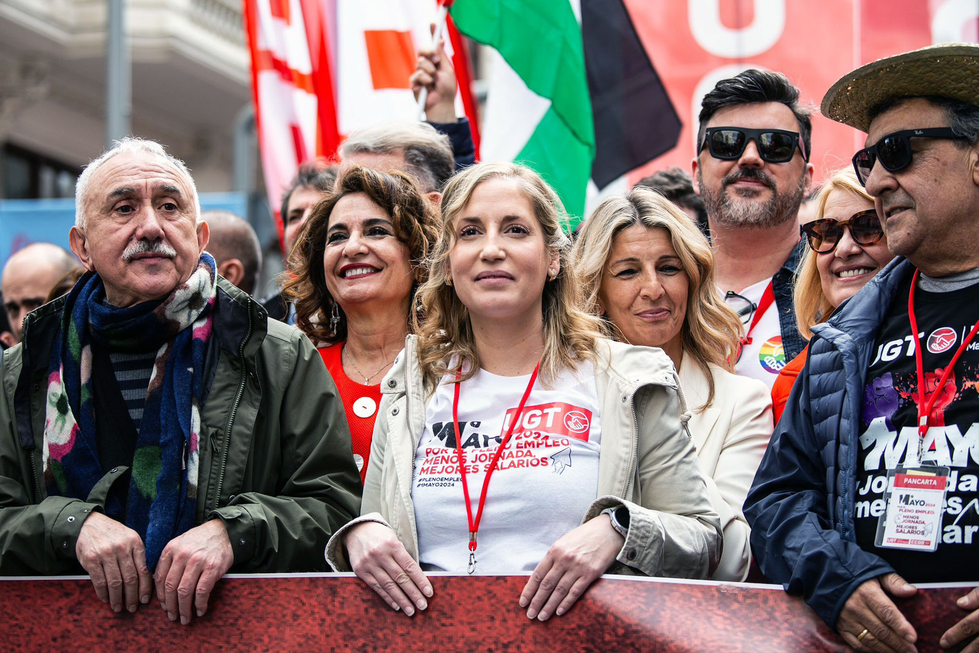 Miembros de UGT con ministras del Gobierno