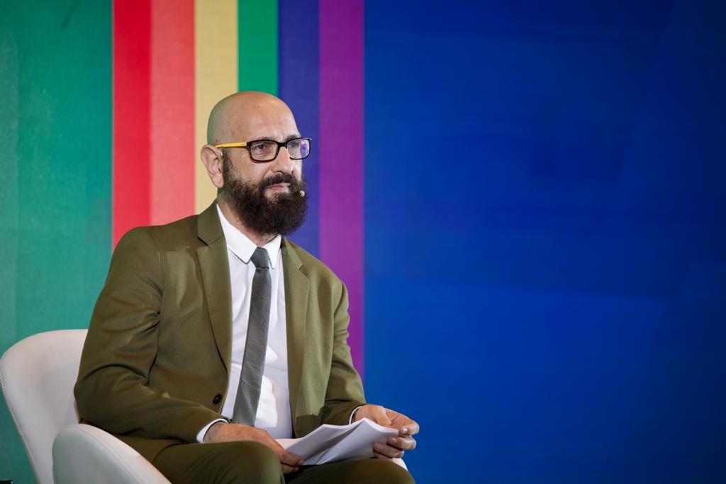 José Manuel Morales en la mesa de debate