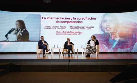 Los ponentes de la primera mesa de debate